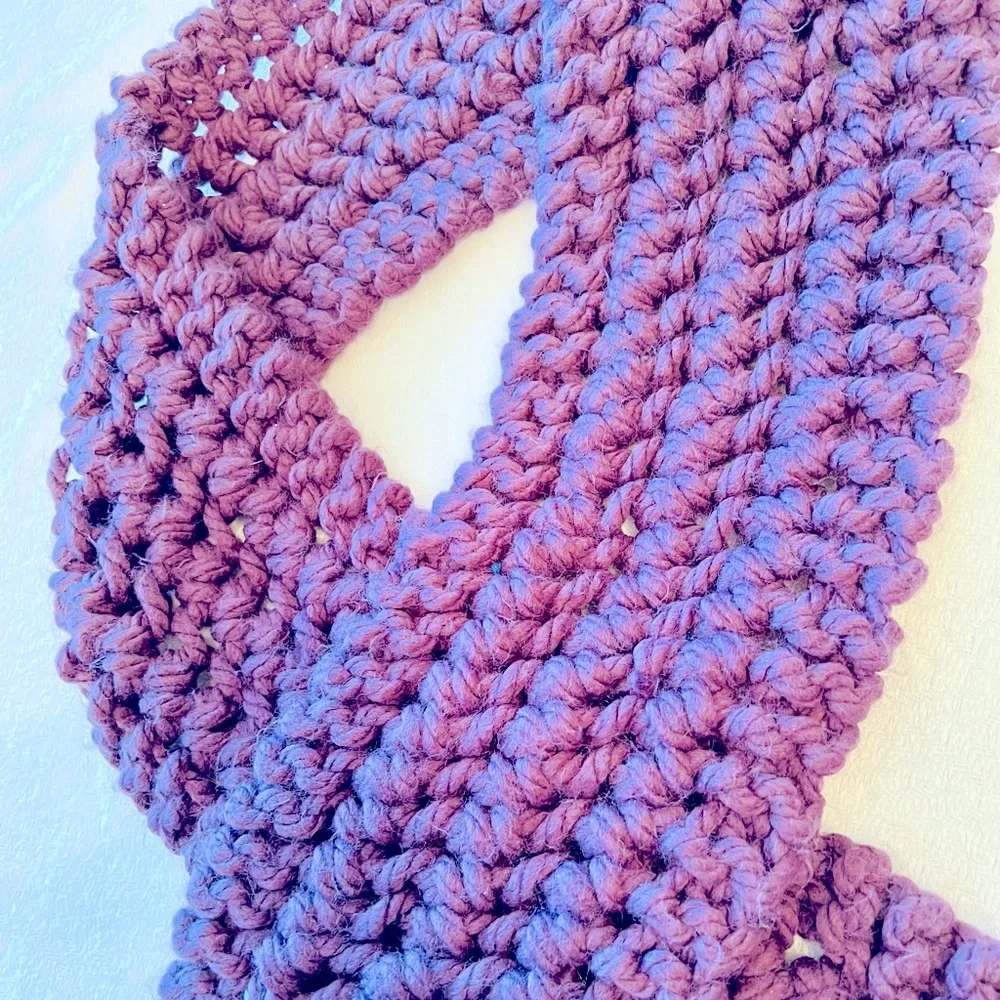 🌟HP🌟Handmade Scarf - Picture 3 of 3